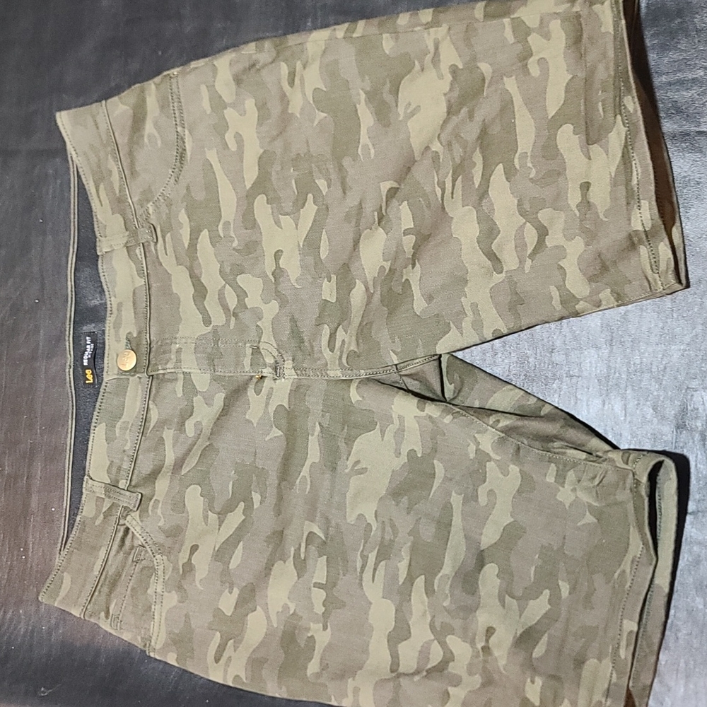 Lee Regular fit Camouflage Shorts mid rise
